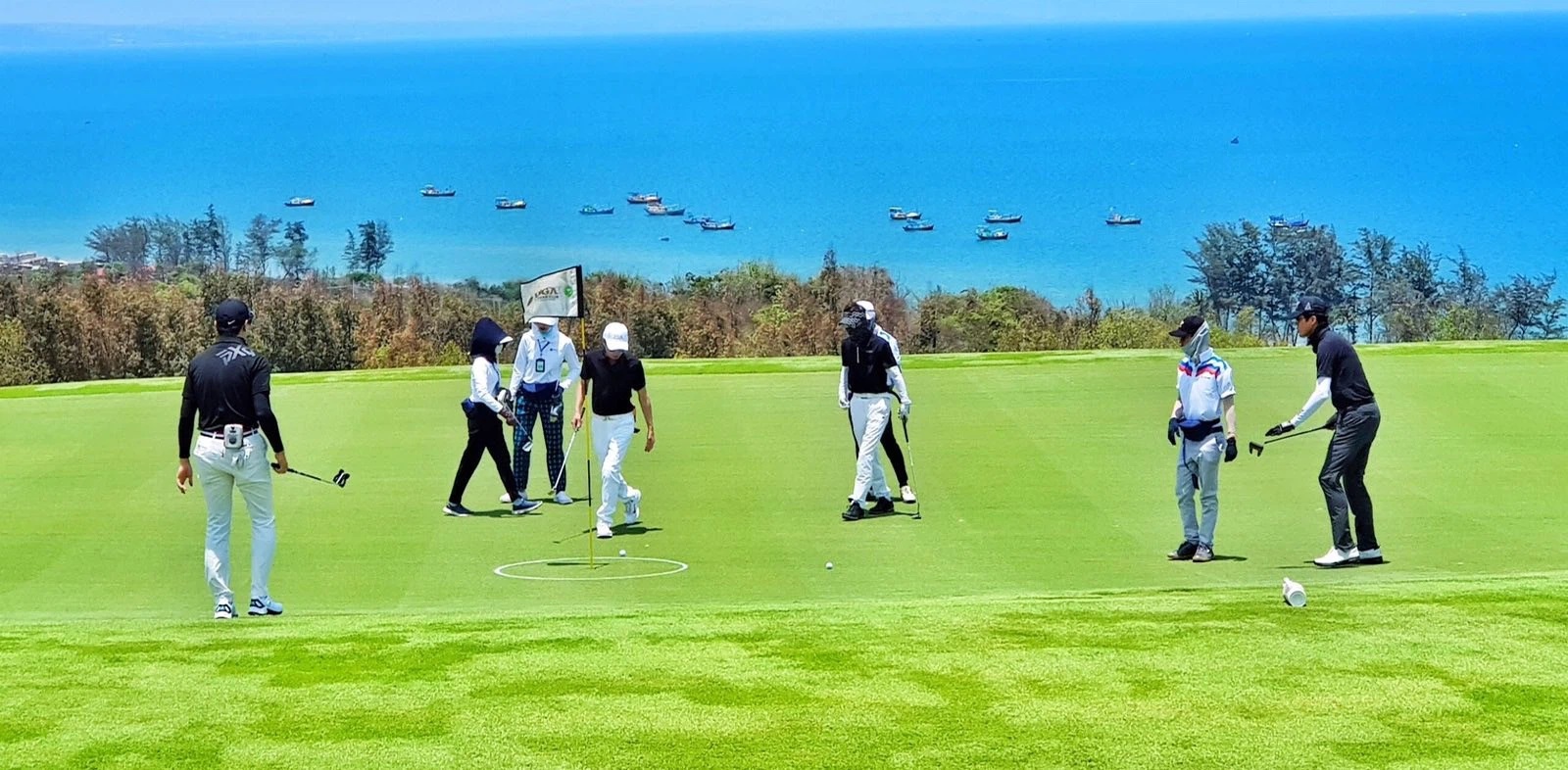 Tour Mũi Né – Phan Thiết 2 ngày 1 đêm: Trải nghiệm đánh golf hấp dẫn